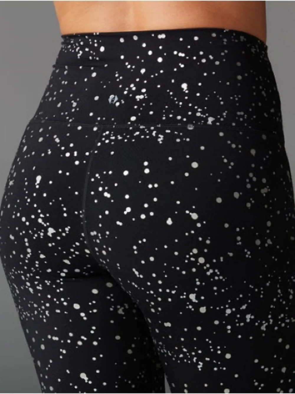 TaviSculpt® High Waisted 7/8 Leggings in Ebony Silver and Gold Glimmer - Picture 11 of 11